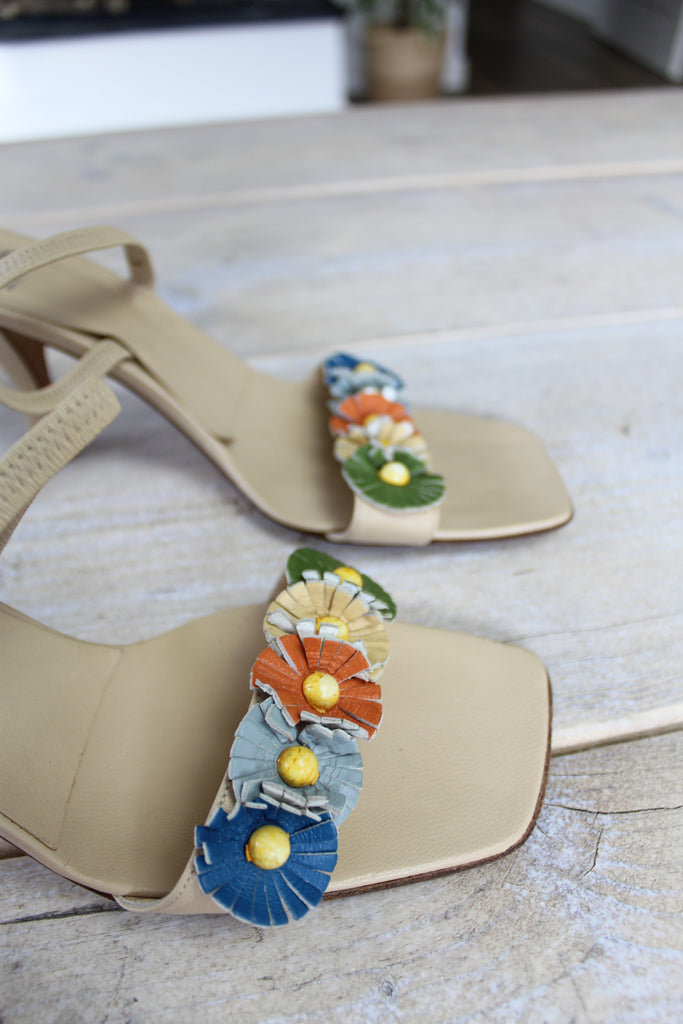 Fendi Nude Leather Flower Strappy Heels EU 36