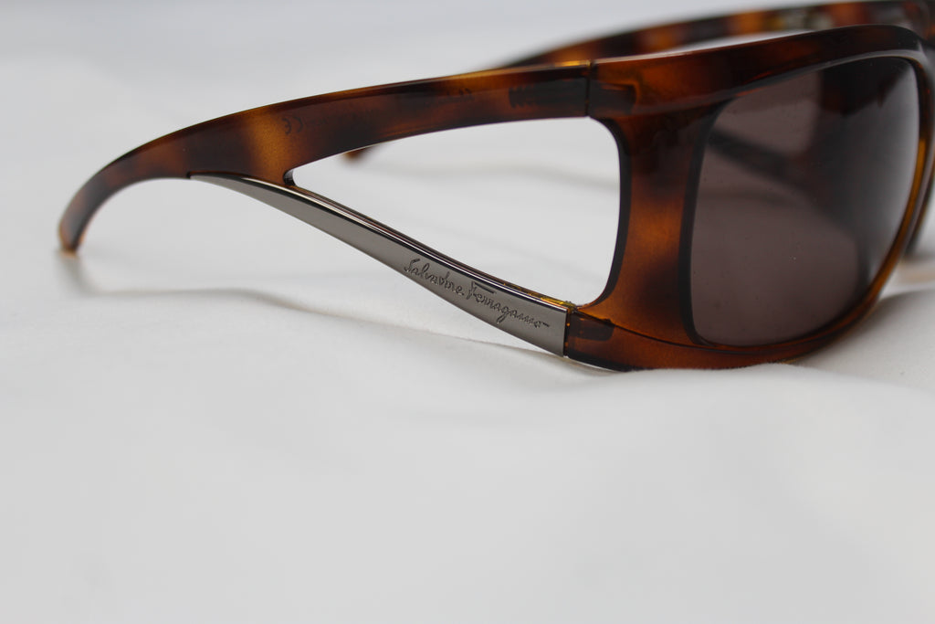 Salvatore Ferragamo 2091 Oversized Sunglasses