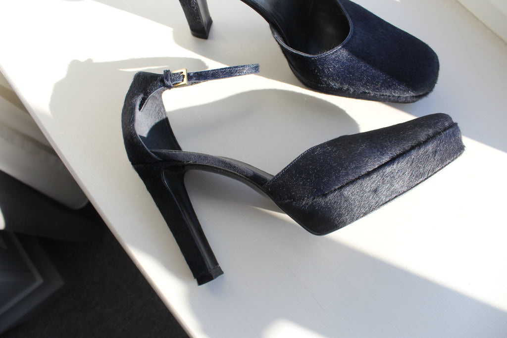 Gucci by Tom Ford Fall 1996 Navy Pony Hair Heels 37.5