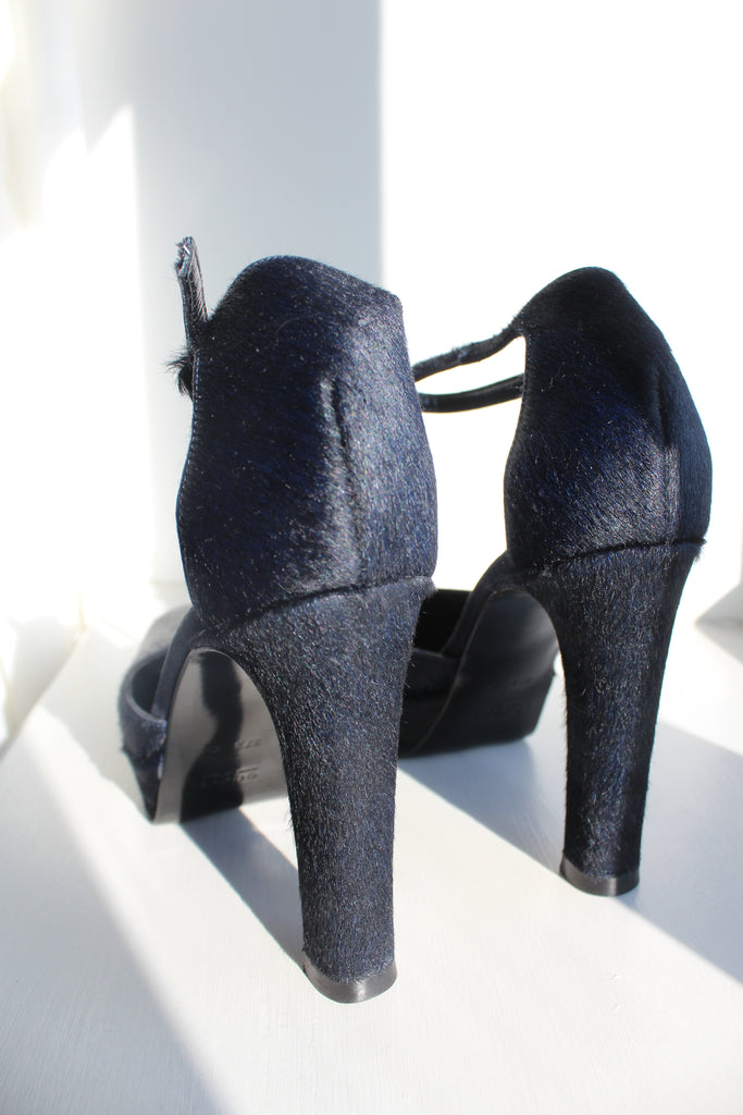 Gucci by Tom Ford Fall 1996 Navy Pony Hair Heels 37.5