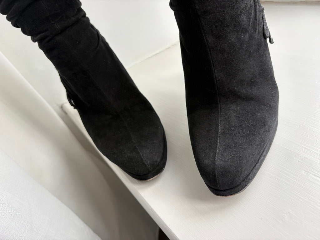 Gucci by Tom Ford FW 2004 Black Ruched Suede Boots 39