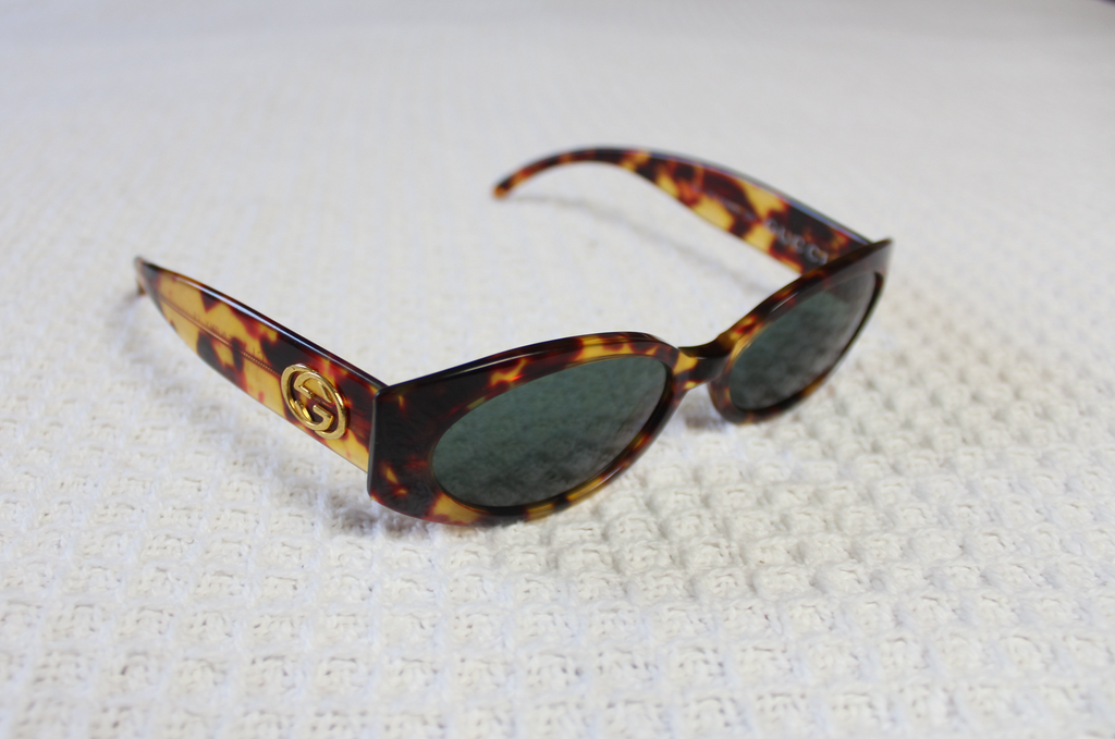 Gucci 90's Oval Shape Logo Tortoiseshell Sunglasses