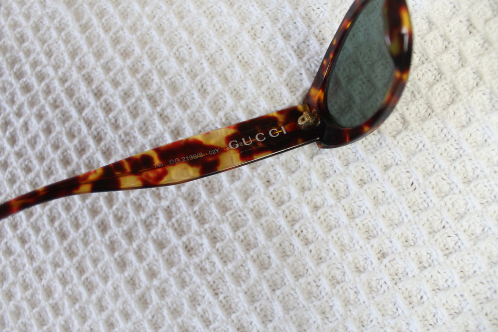 Gucci 90's Oval Shape Logo Tortoiseshell Sunglasses