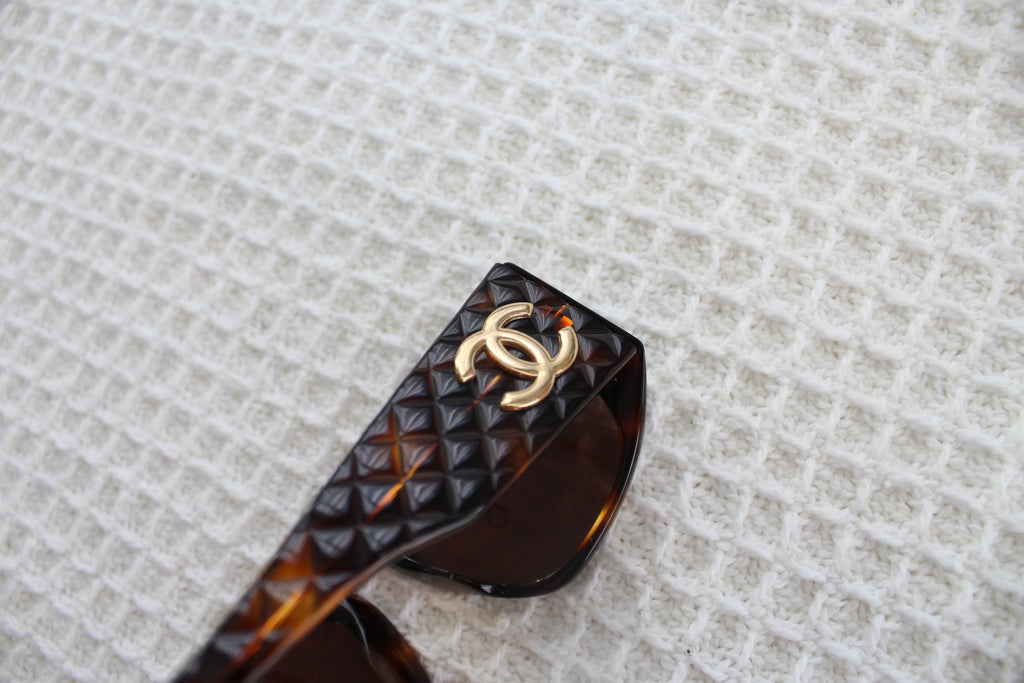 Chanel Vintage Quilted Tortoiseshell Logo Sunglasses