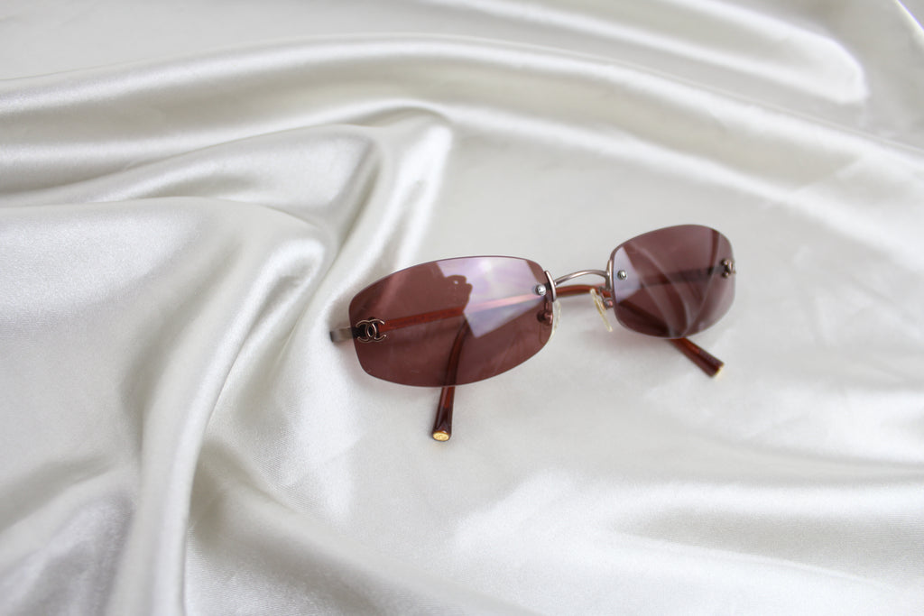 CHANEL Purple Lens Silver Rimless Frame CC Logo Sunglasses 4002