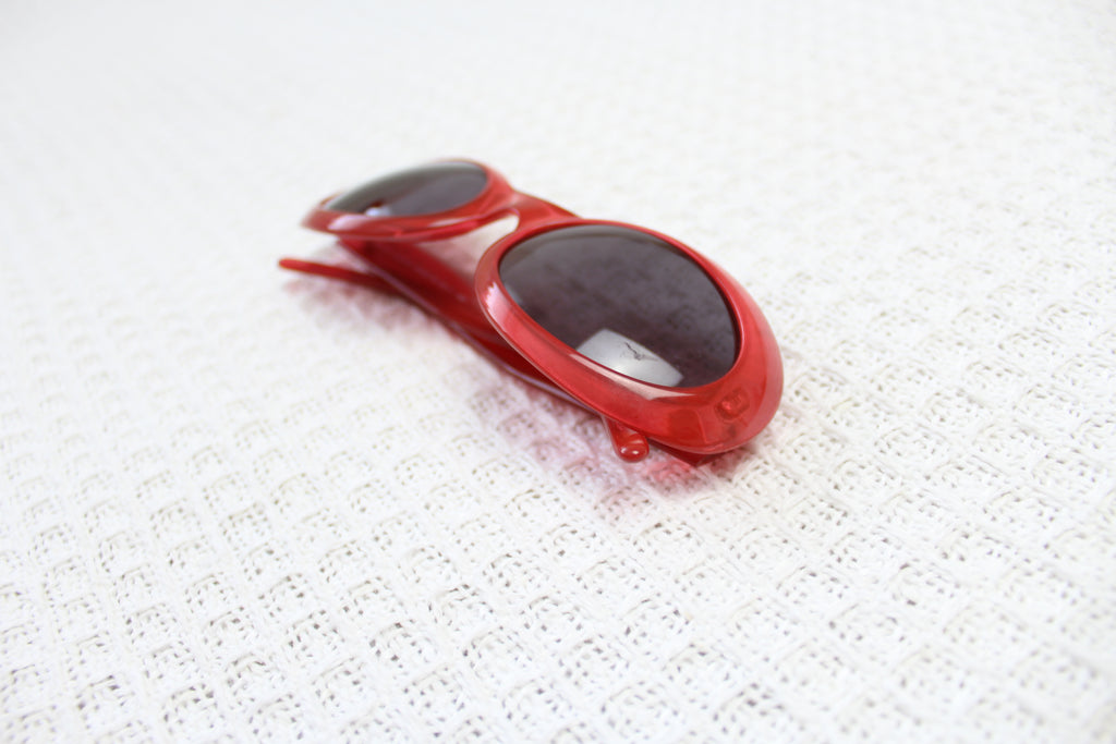Gucci Red Logo Oval Sunglasses