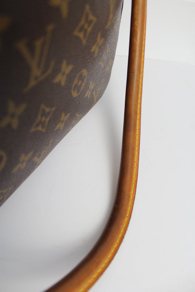 Louis Vuitton Looping MM Monogram Shoulder Bag