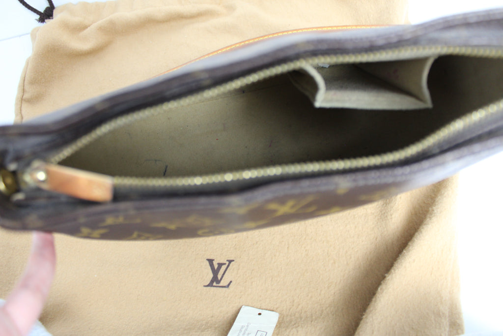 Louis Vuitton Looping MM Monogram Shoulder Bag