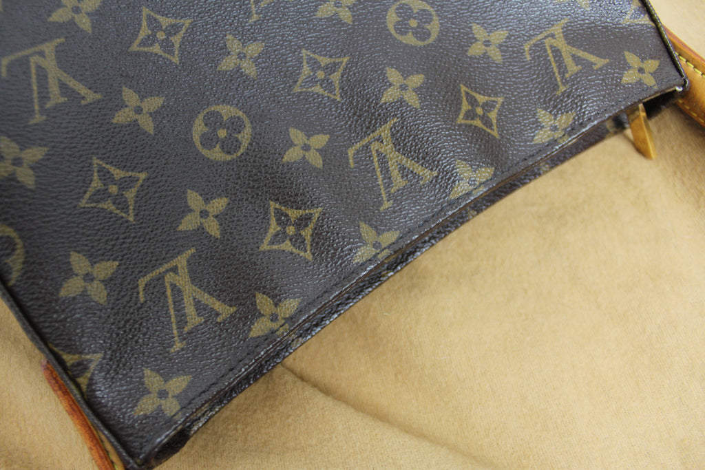 Louis Vuitton Looping MM Monogram Shoulder Bag