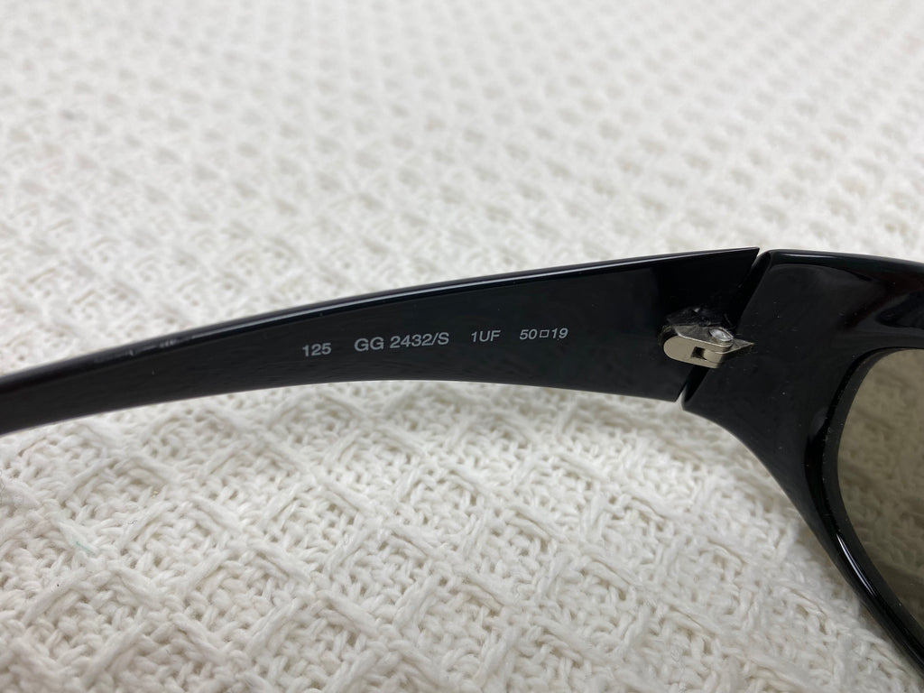 Gucci Black Logo Oval Sunglasses